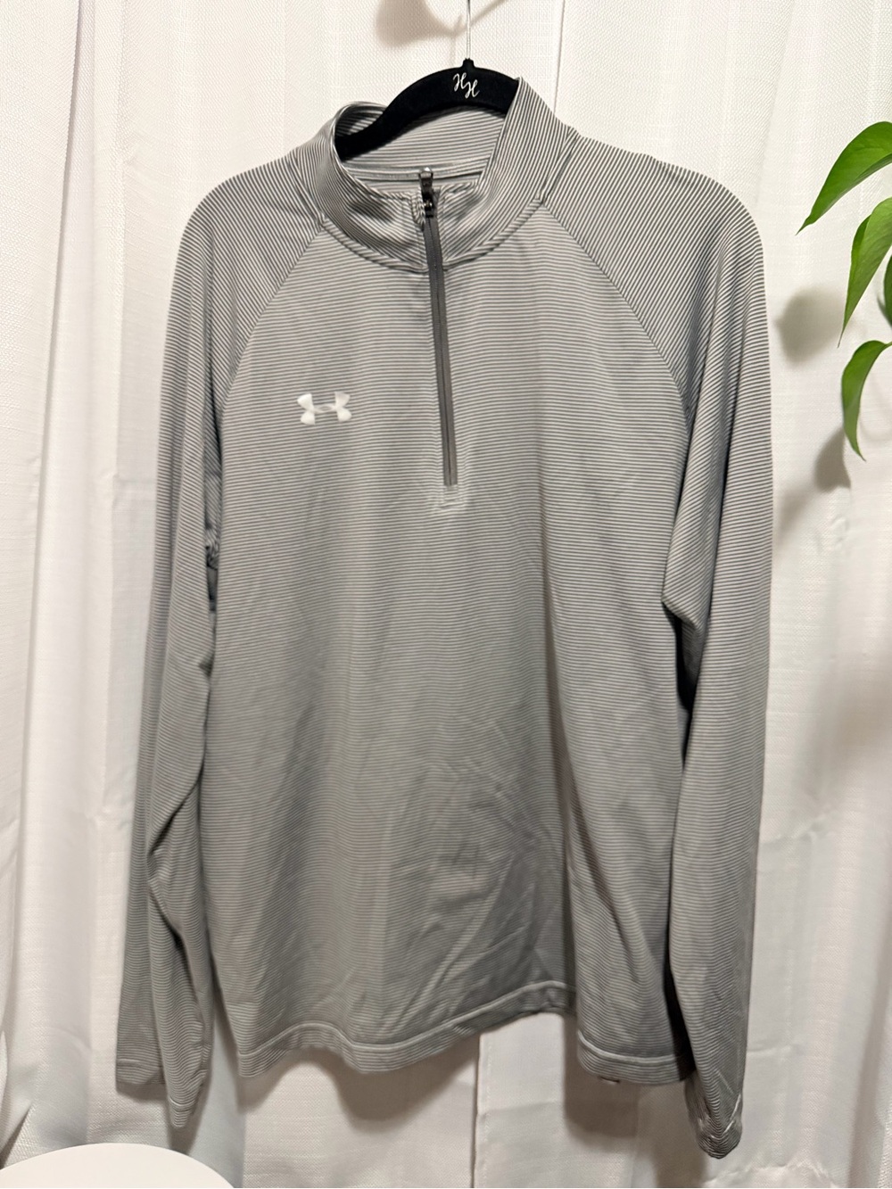 Under Armour Light Gray unisex  1/4 Zip Performance Pullover